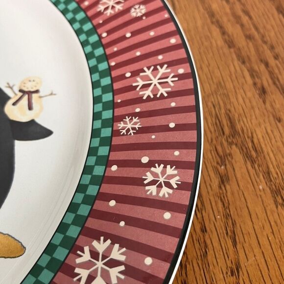 Debbie Mumm Sakura Penguin Plate with Red & Green & snowflakes like new 1998 - Picture 3 of 6